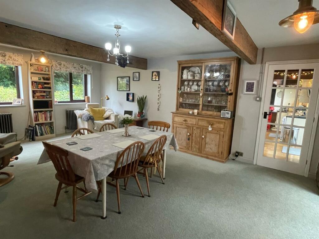 Dining area.jpg