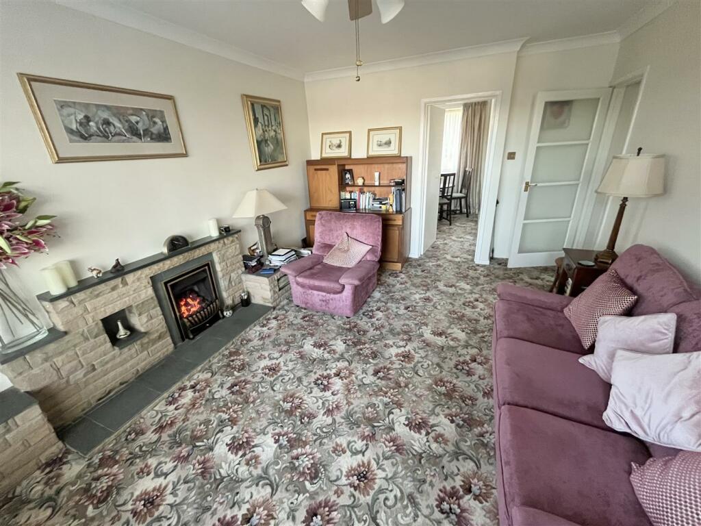 Lounge 3