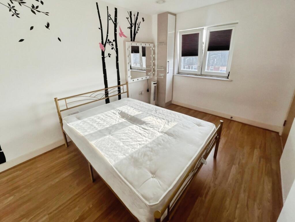 pbox-bedroom-337822.jpeg
