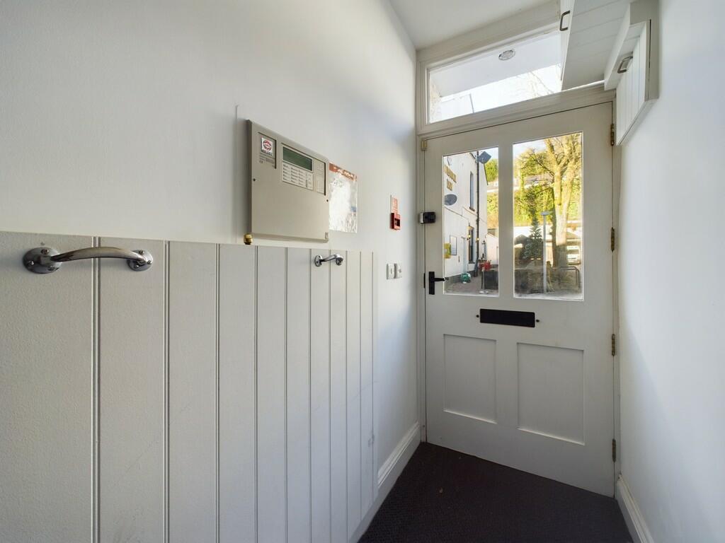 CAM02089G0-PR0383...