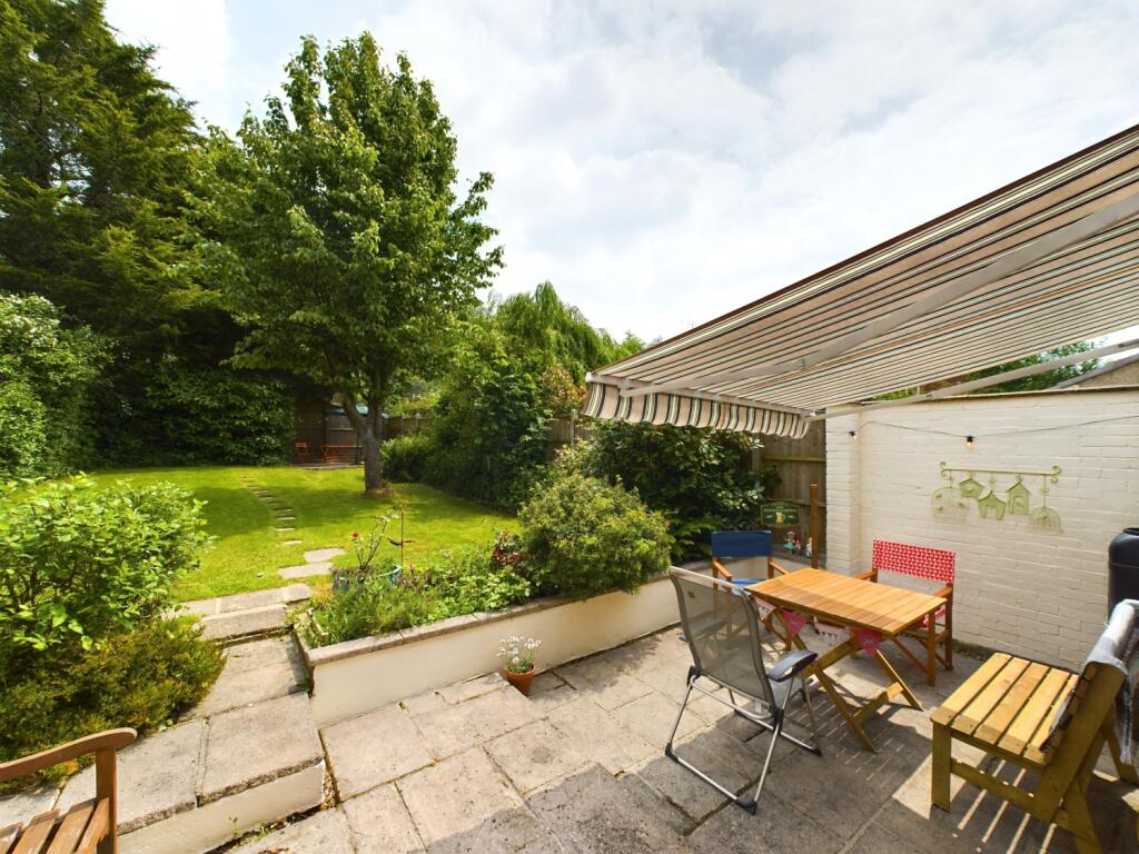 CAM02023G0-PR0054-STILL022