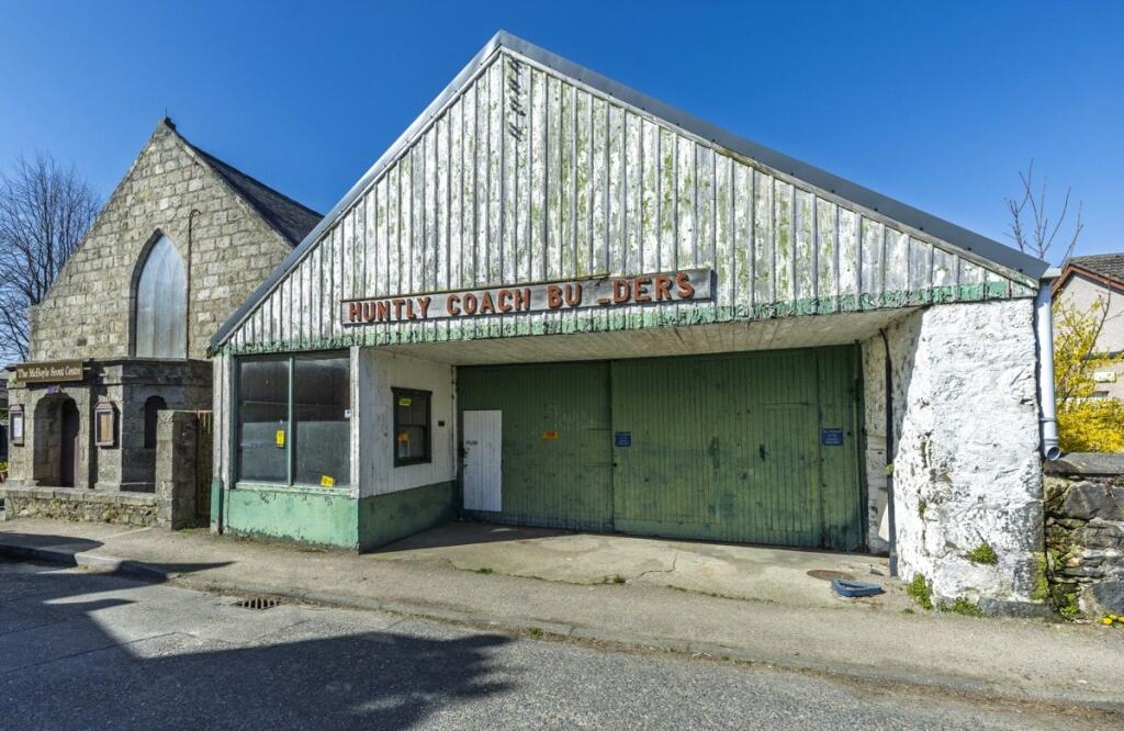 Coach House/Garage