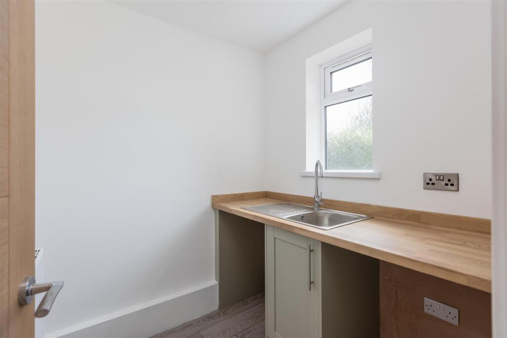 Chestnut Avenue 9 Utility Room.jpg