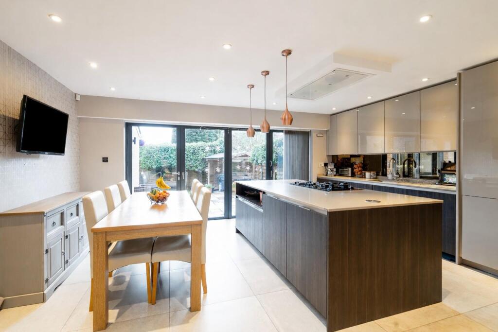 2 Nichols Close_6 2.jpg