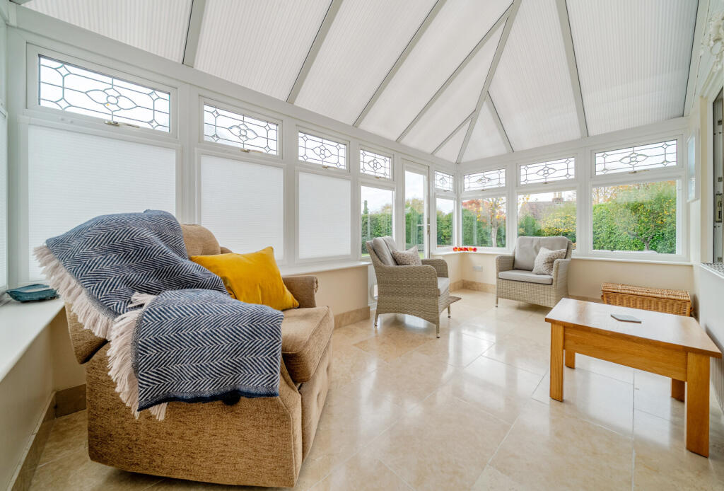 1372867-8-6904b12...