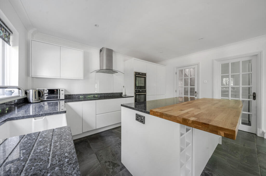 1336136-10-68a83d...