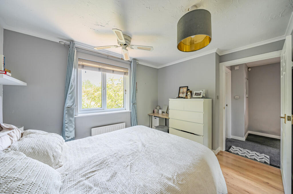 1290360-12-684c8a...