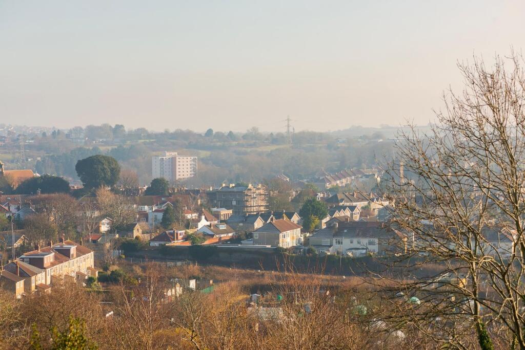 2Q6RKE - The View A.jpg