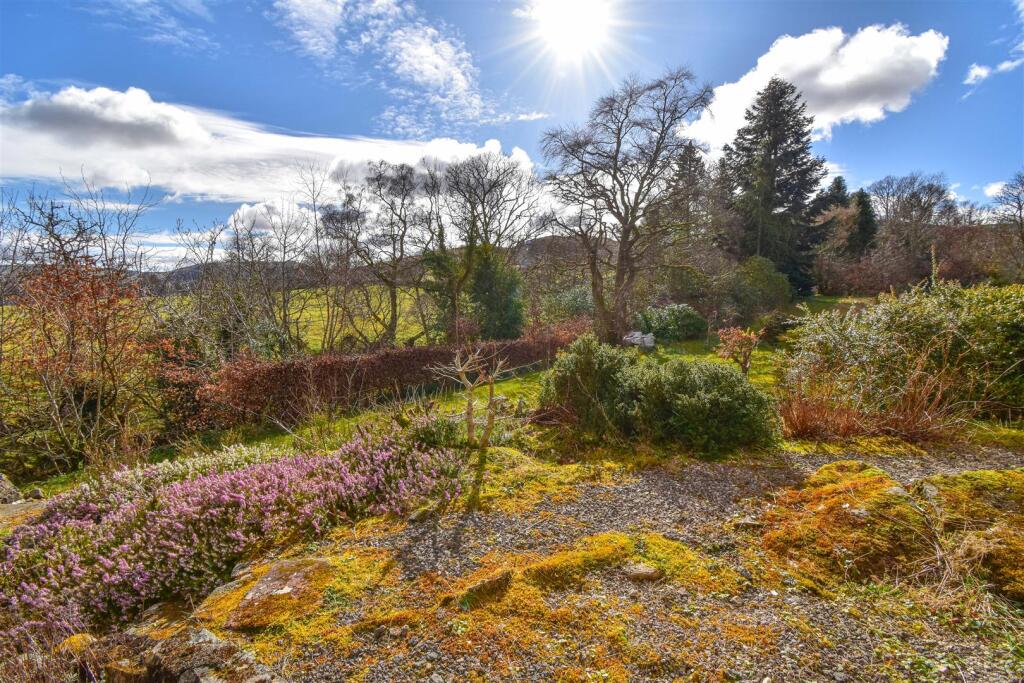 Swinsid Garden d.jpg