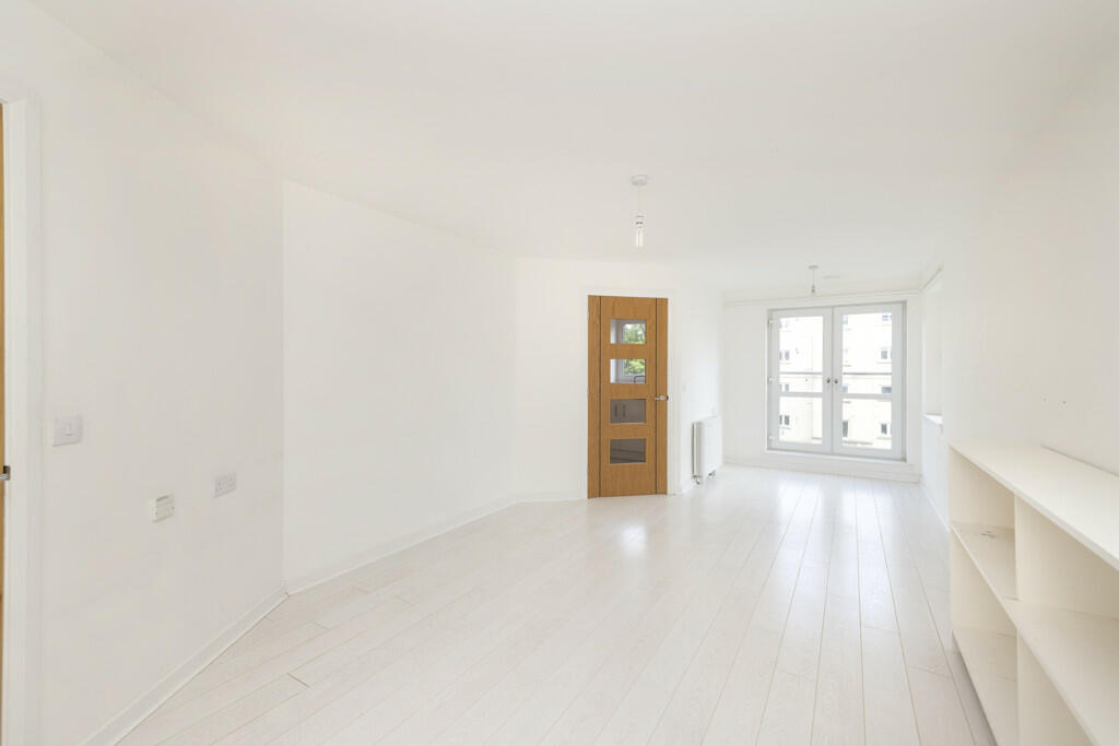 Sitting/Dining Room 