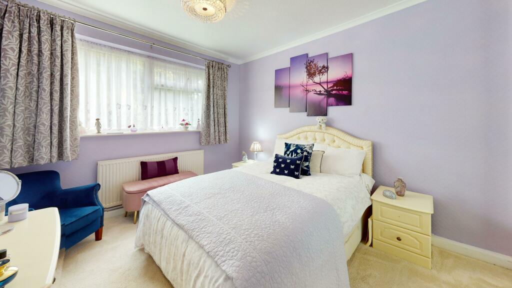 2-Brentwood-Court-North-Parade-Bedroom
