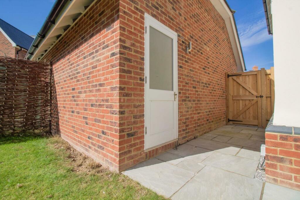 4 Mortimer Road, Cockfield [Garage] 01.jpg