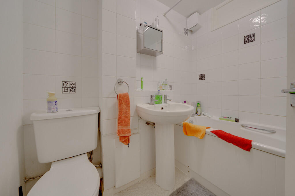 20 Scott Close, R...