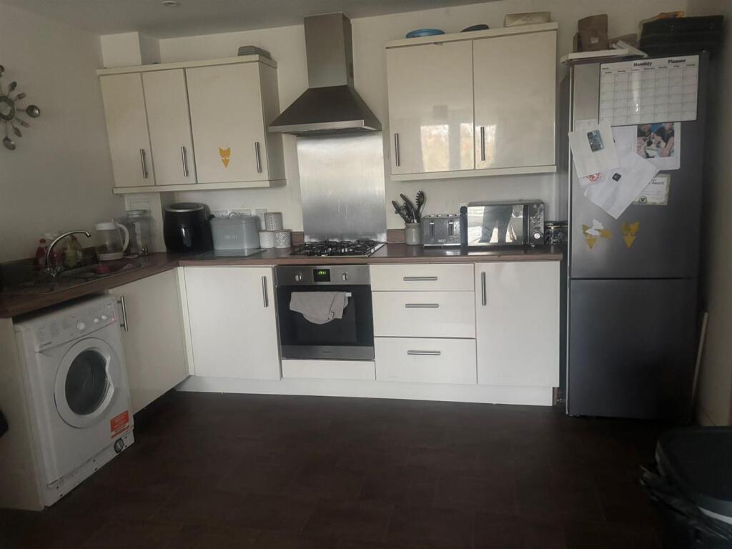 Kitchen v2.JPG