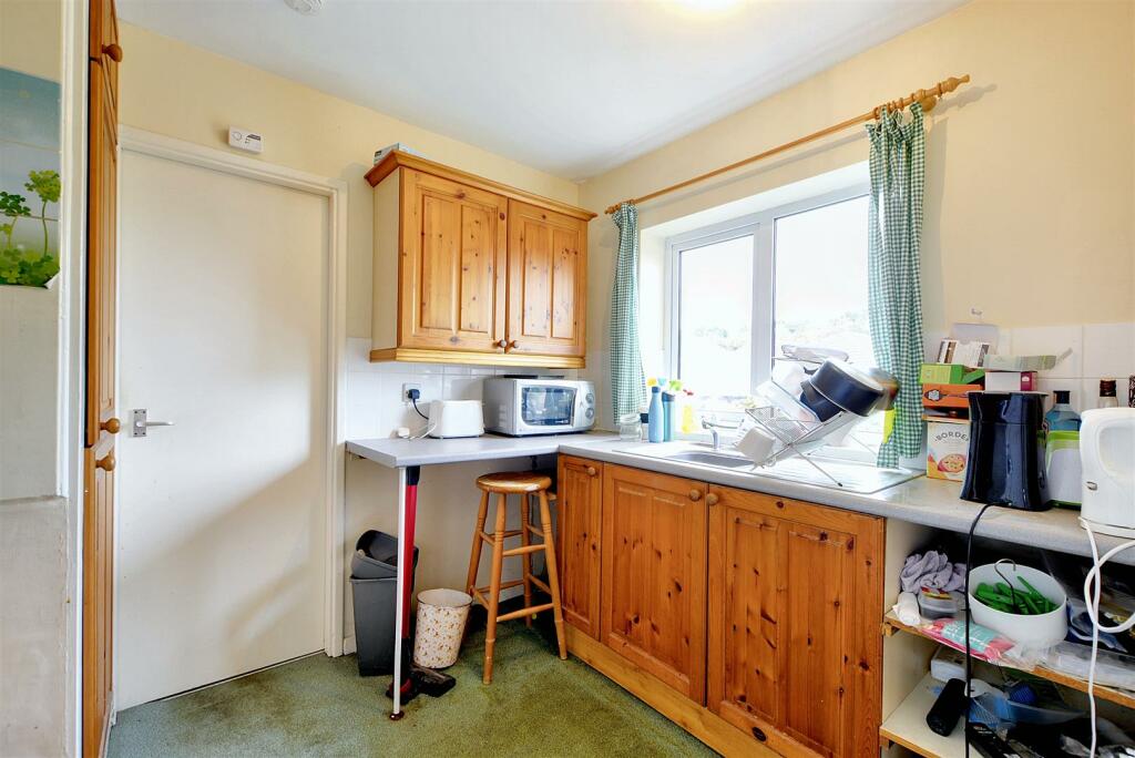 Kitchen_1.jpeg