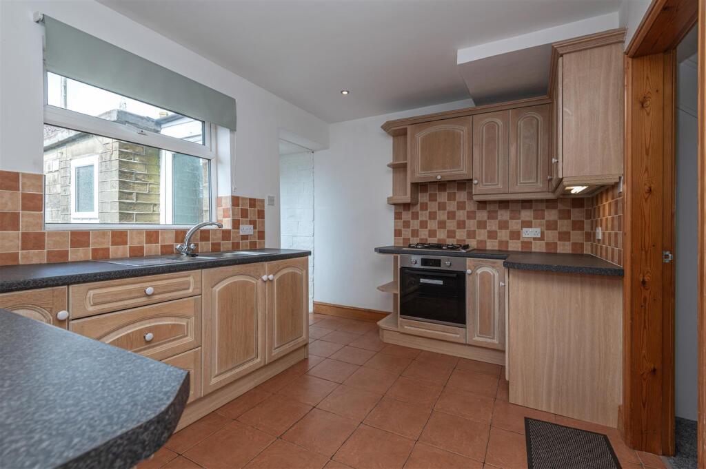 13 - 19 North Royd HX4 0AH.jpg