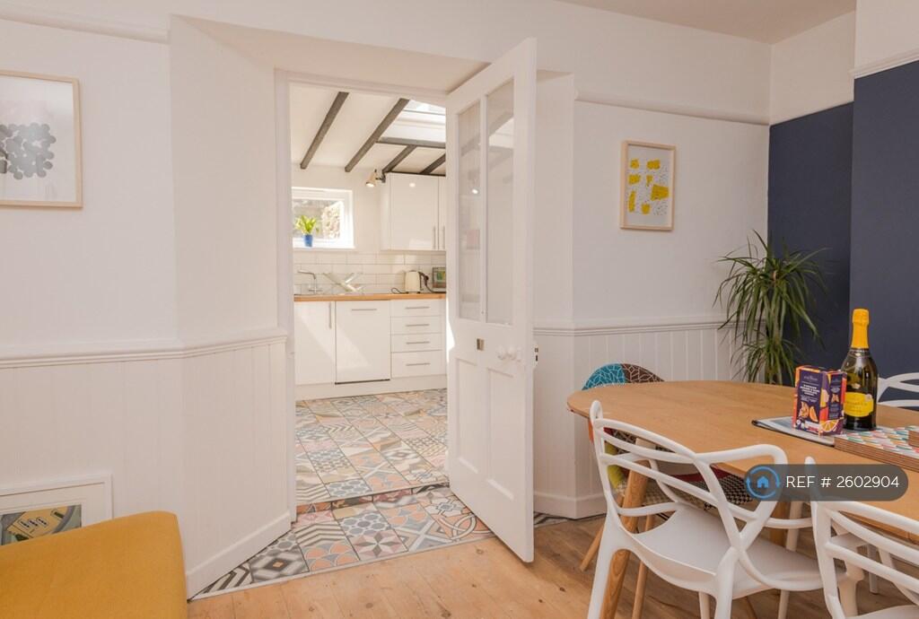 Dining Area - Table Seats 6 With Ease