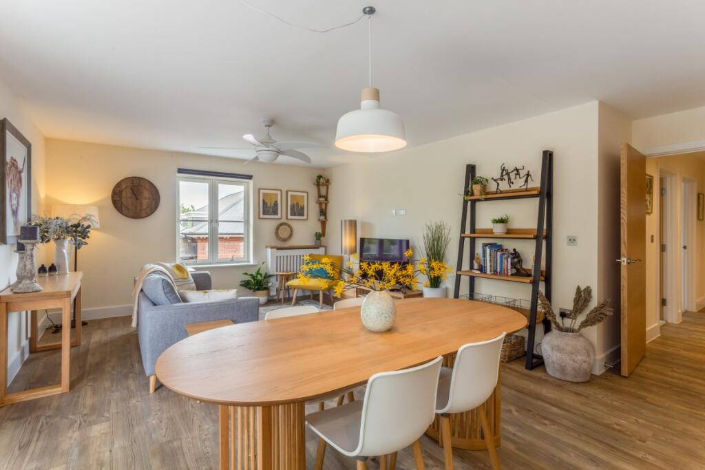 28 Windsor Court ...