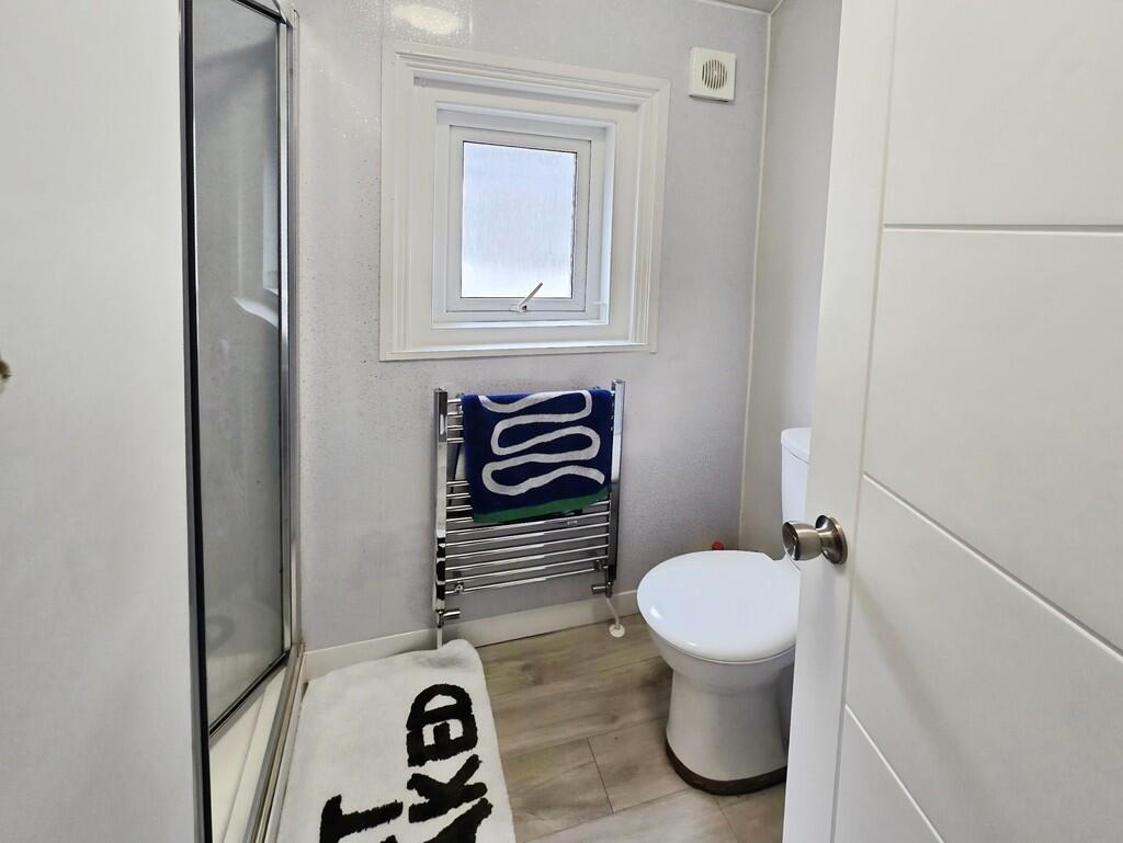 07f50105-Shower 2...