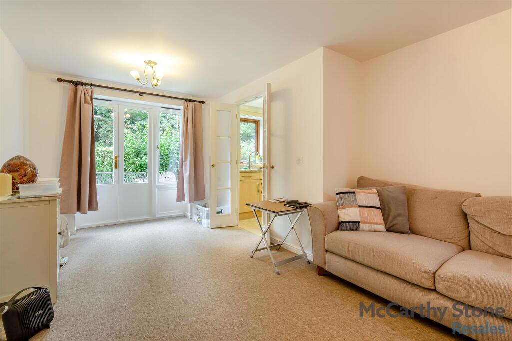 8664096-interior09.jpg