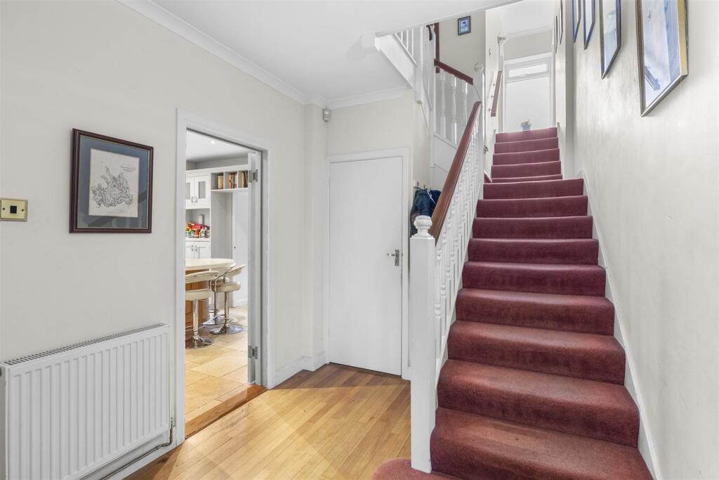 25 Marlow Rd, HP11 1TA-21.jpg
