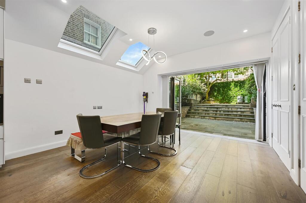 Lena Gardens - Diner3