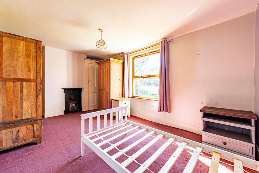 Bedroom Two (2)