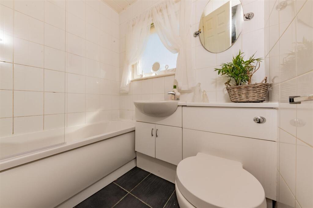 37 Gourdie Place Dundee-6.JPG