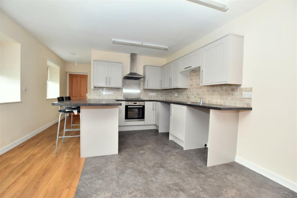 Kitchen Area.JPG