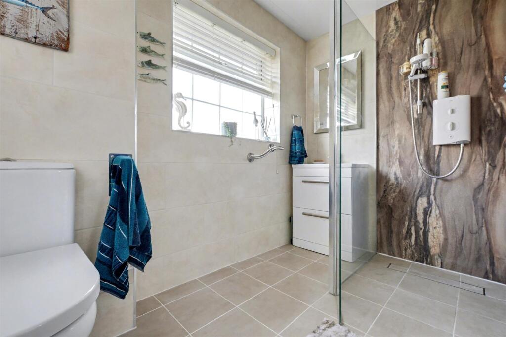 Shower Room_1.jpeg