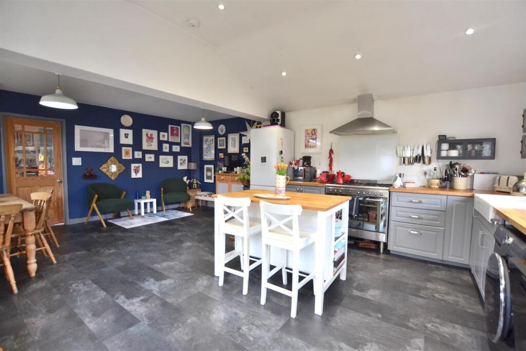 Open Plan Kitchen, Living Room 3.JPG