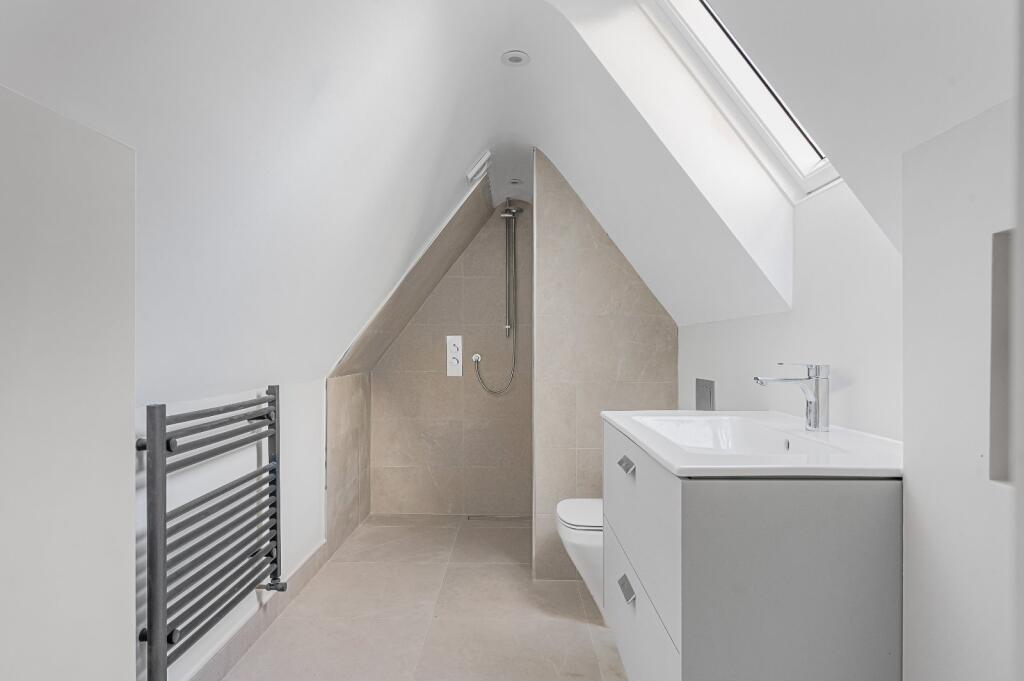 En-Suite - Loft Room