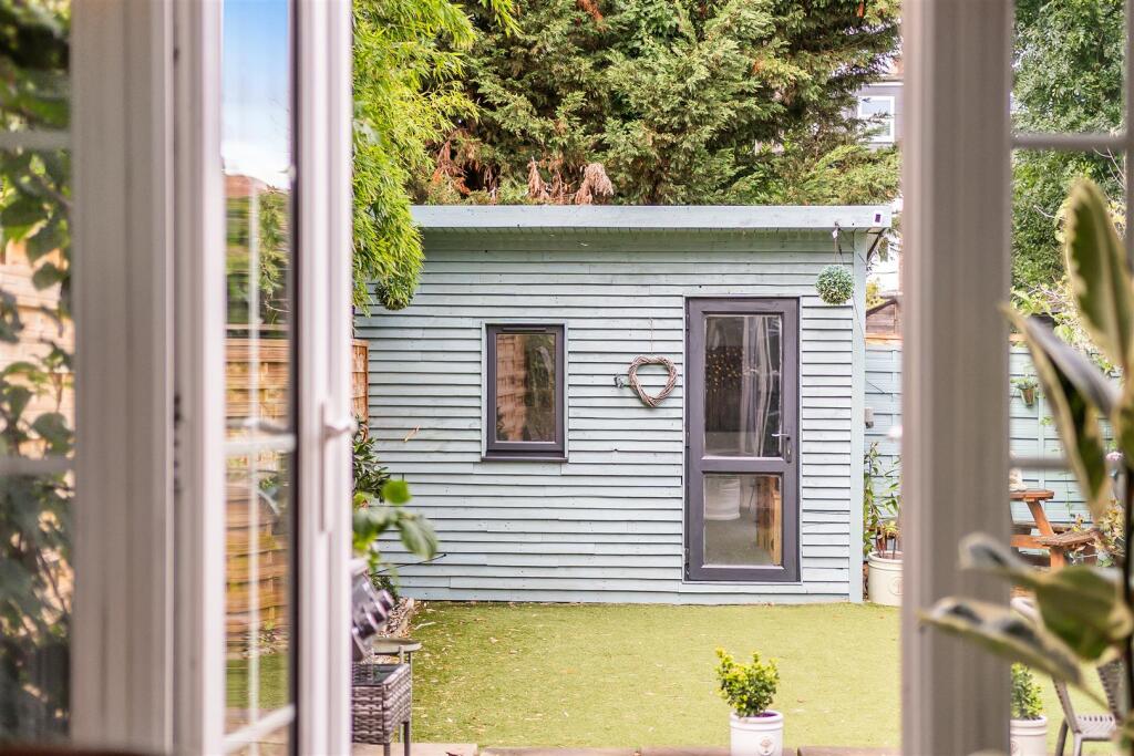 PHYLLIS AVENUE, 18 (4).jpg