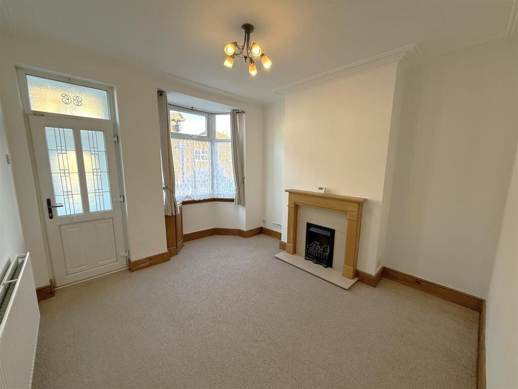 Living Room A.JPG