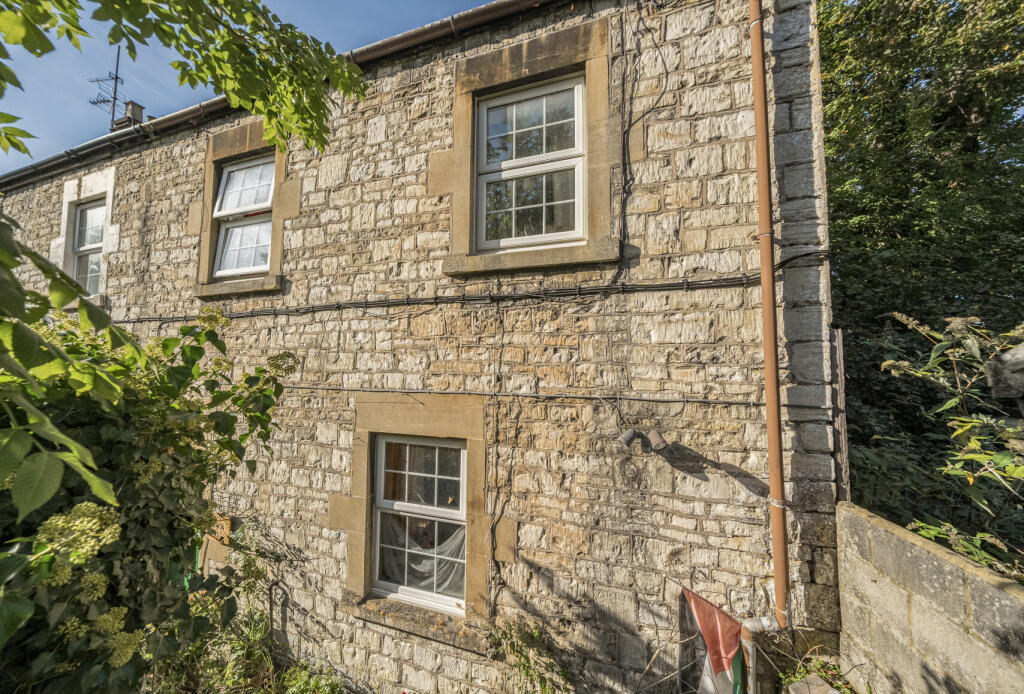 1359442-2-68dd4aa...