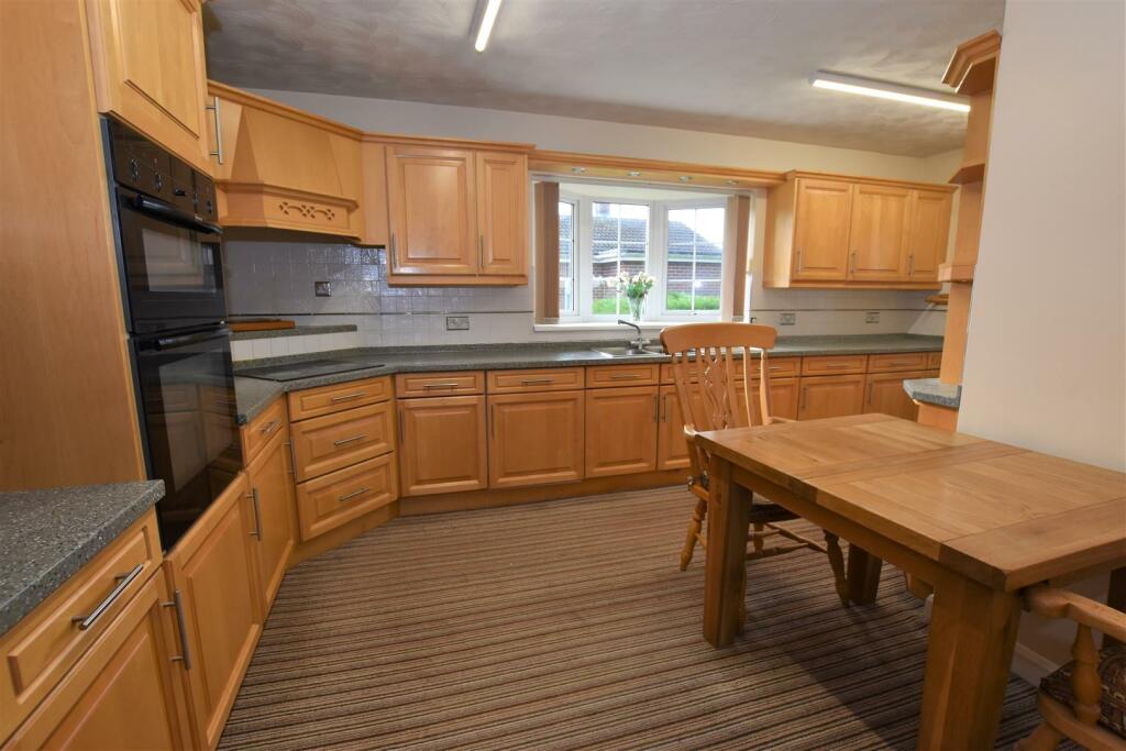 Breakfast Kitchen.jpg