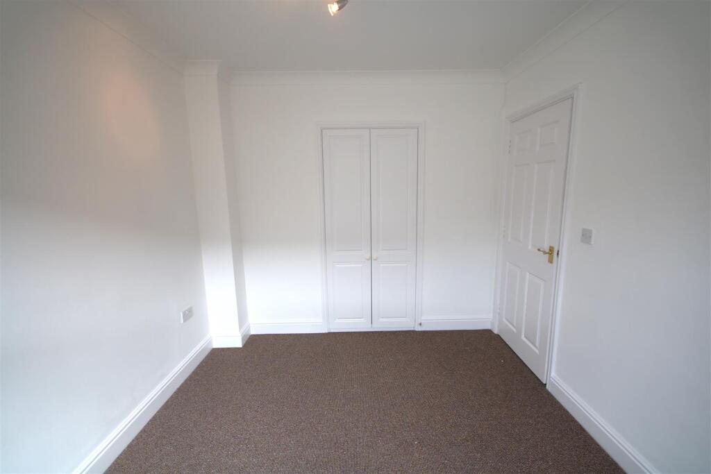 Bedroom 2b.JPG