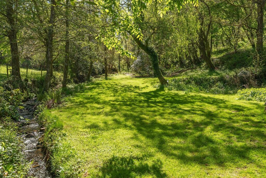 Stream-bordered Gardens
