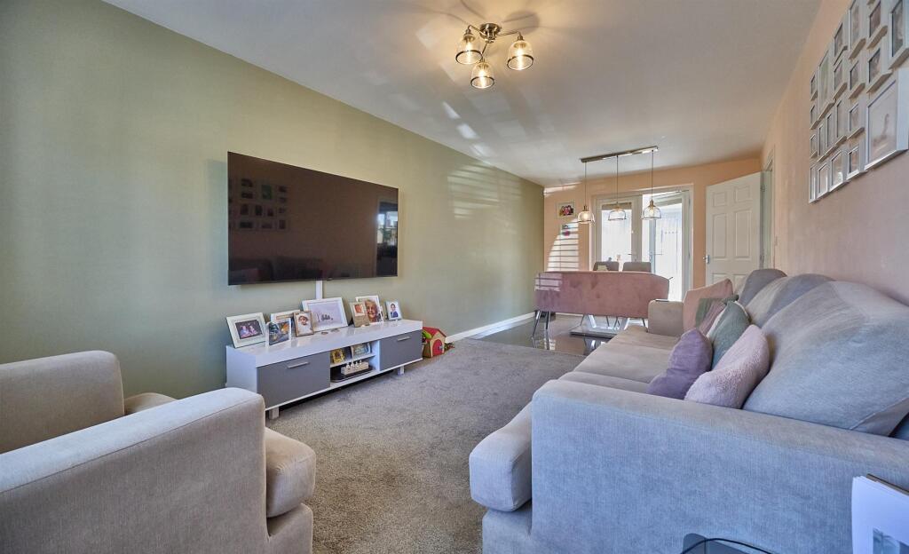 15 Amber Way BB 1.jpg