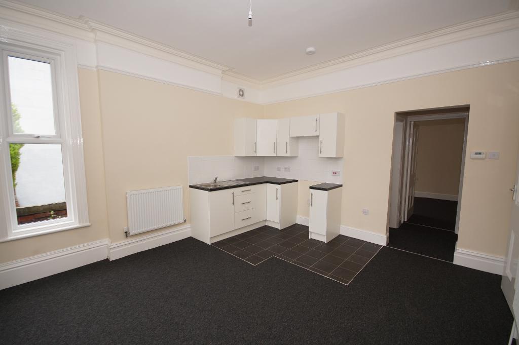 Lounge &amp; Kitchen