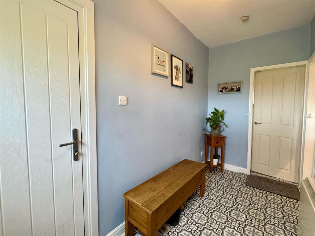 Entrance hall.jpg