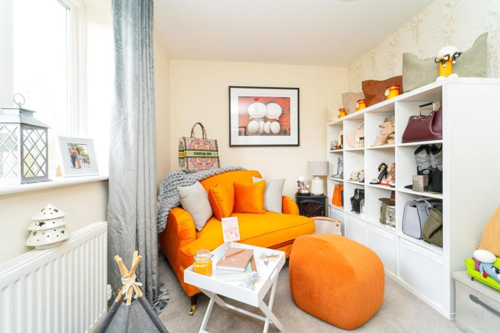 Dressing Room/ Bed 2