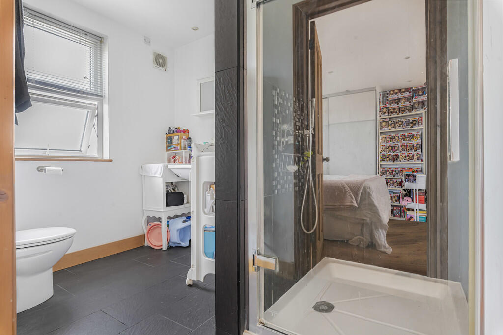 En-suite Shower R...