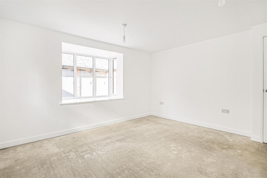 7C Warwick Street