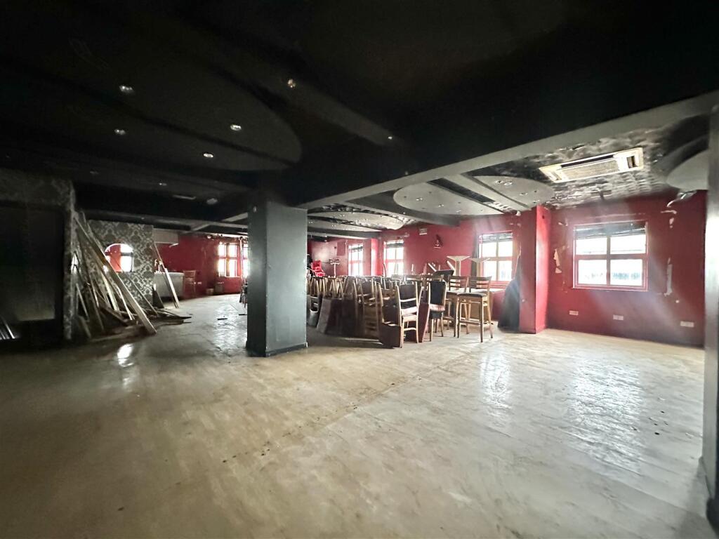FIRST FLOOR FUNCTION ROOM