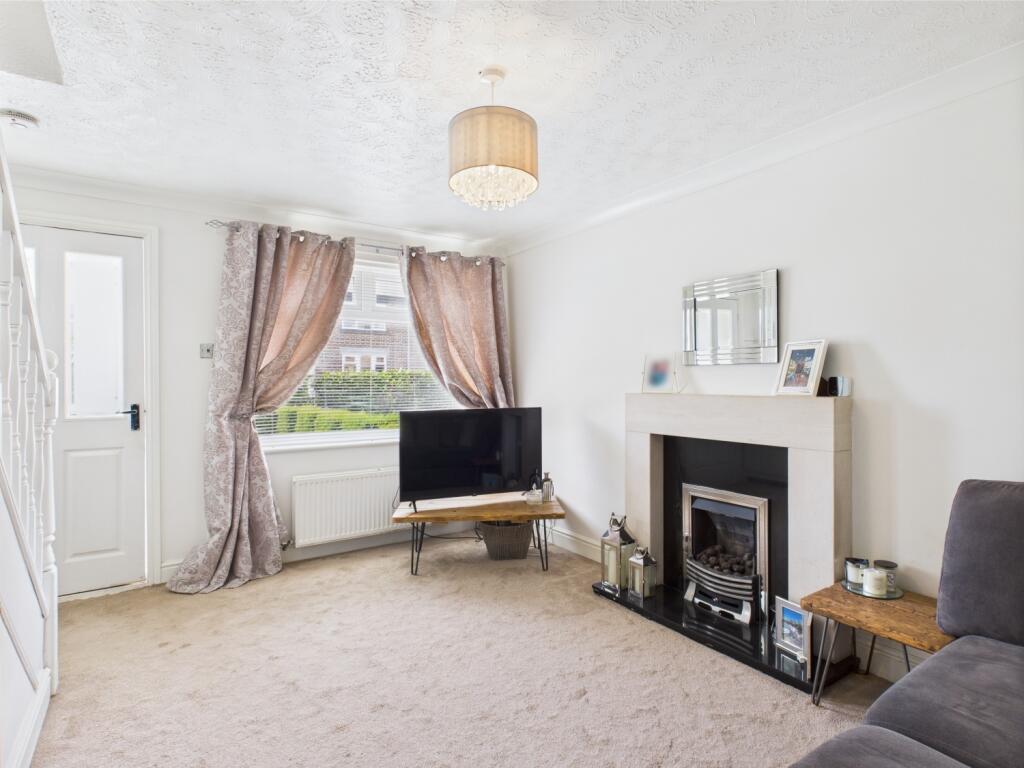 CAM03729G0-PR0037-STILL005