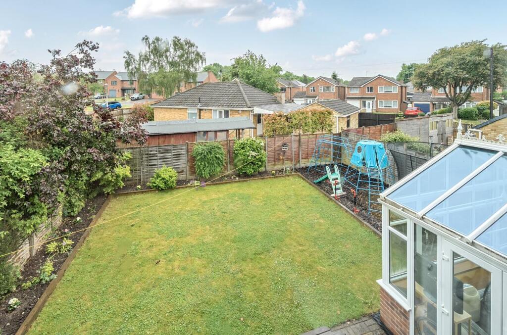 2 Gainsborough Crescent, Hillmorton (15).JPG