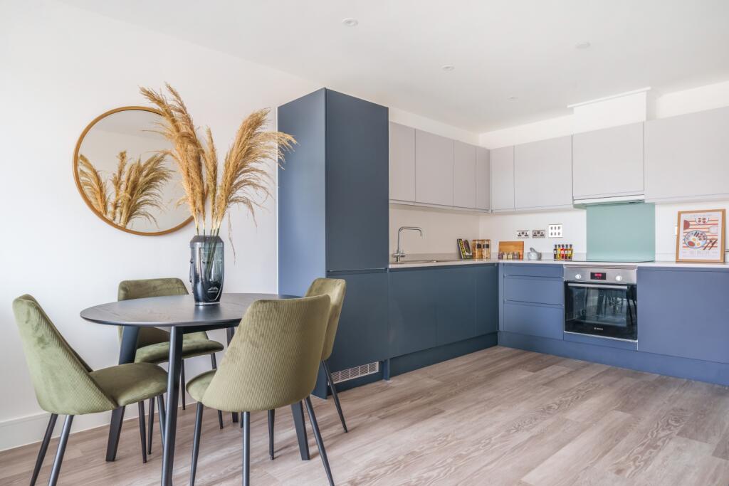 Kitchen/Dining area