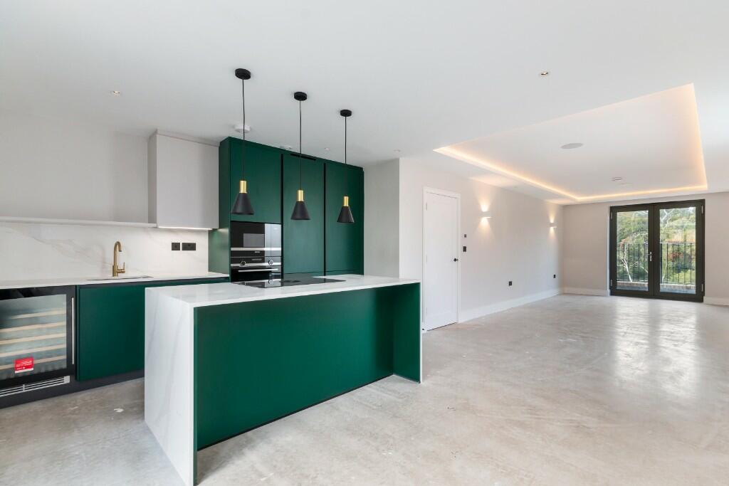 Recption/Kitchen