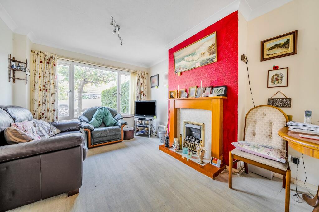 Living Room/Dining Room (1)